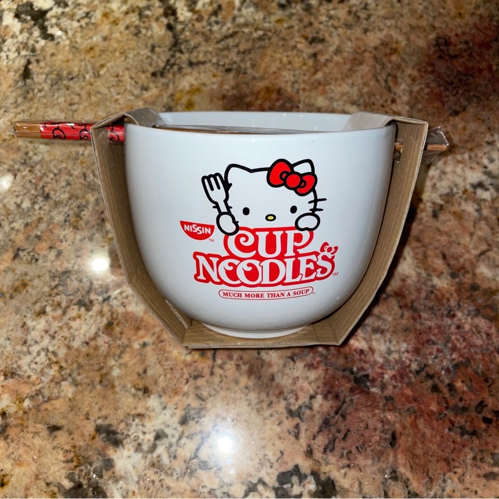 Hello Kitty x Cup Noodles Ceramic Ramen Bowl With Chopsticks 20 oz Boxed NEW